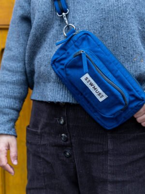 Ledvinka Athen Deep Sea Blue – modrá bavlněná taška | SewMuse.cz