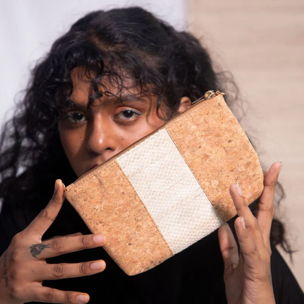 Korek & banánové vlákno kosmetická taštička Bhumi Banana Bloom – SewMuse.cz Česko